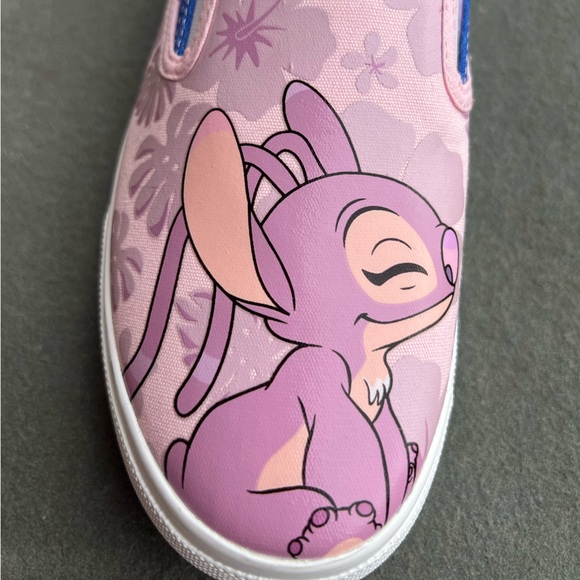 Disney Women’s Stitch Canvas Slip on shoes Sz 8.5 New with tags - Picture 3 of 10